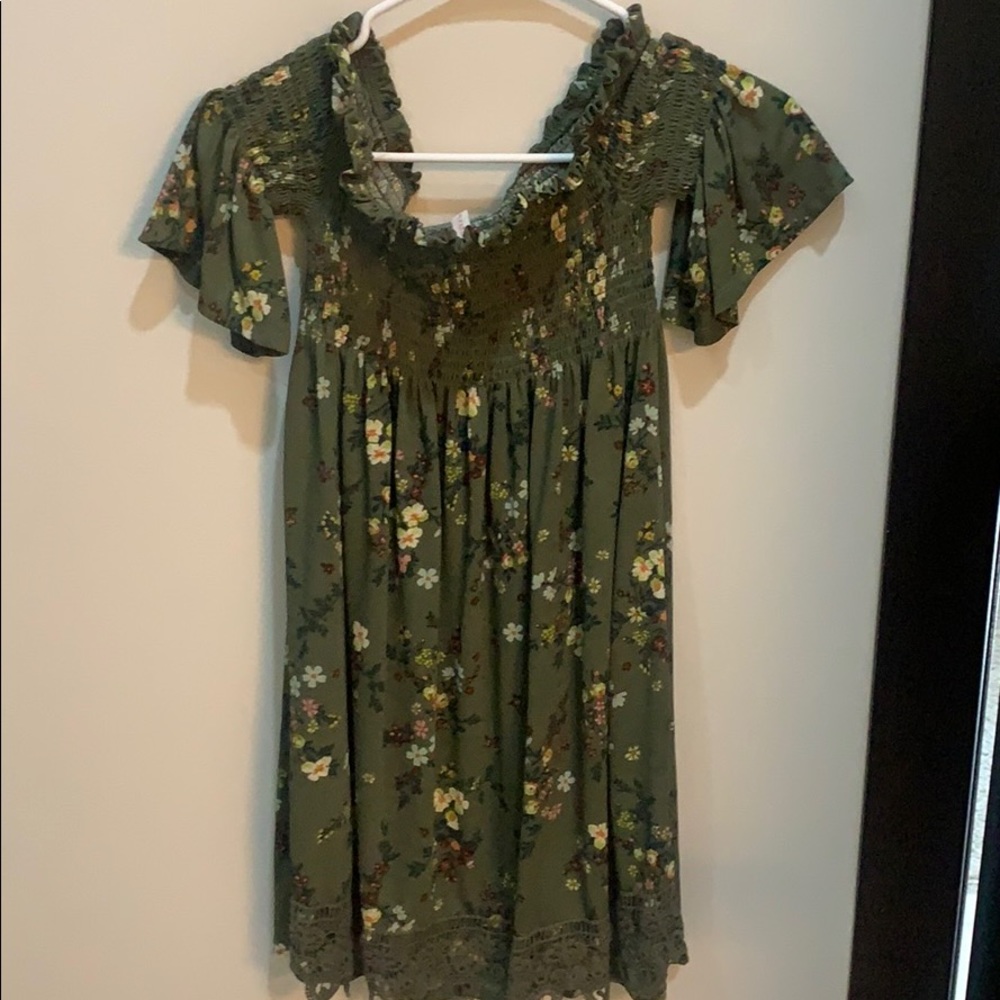 Open shoulder mini dress